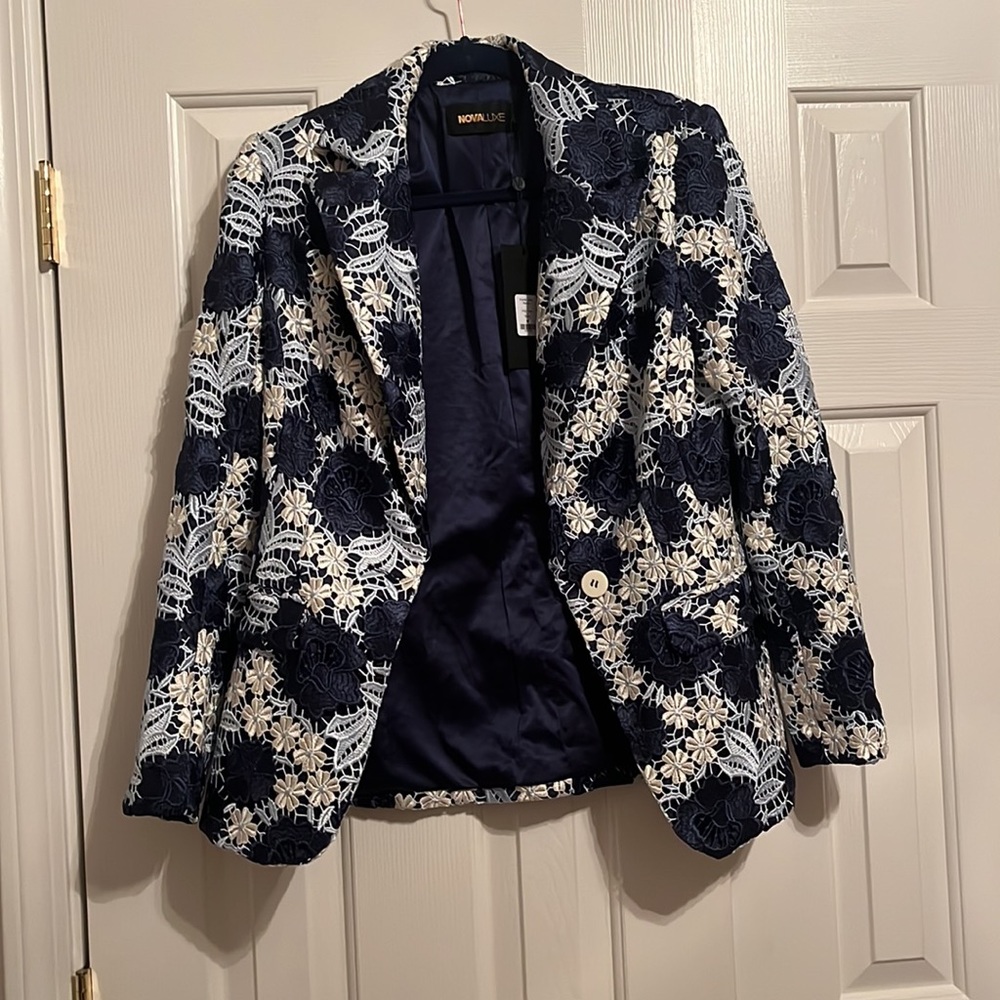 NWT FASHION NOVA SUIT. FLORAL LACE KAELIE BLAZER AND PANT SUIT. MEDIUM SOLD OUT - Picture 9 of 12